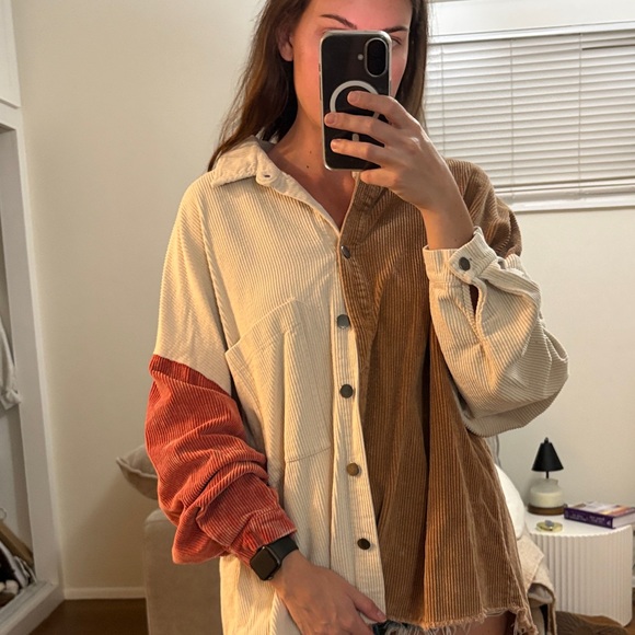 Colorblock Button-Up Shirt - Picture 2 of 3